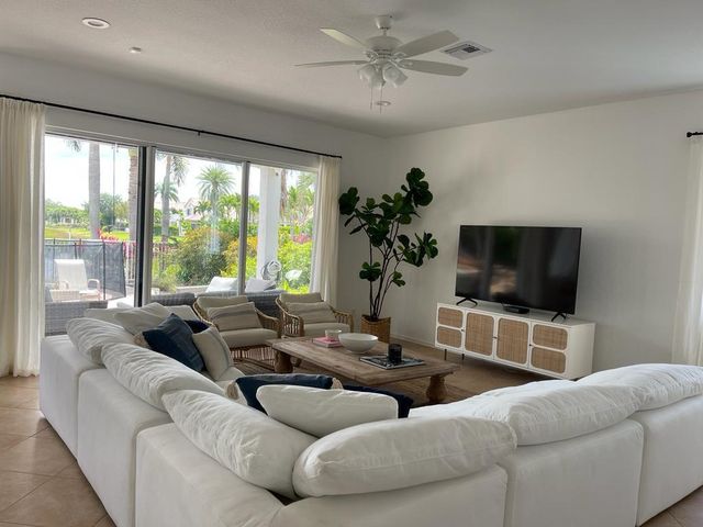 4600 Mariners Cove Drive, Wellington, FL 33449