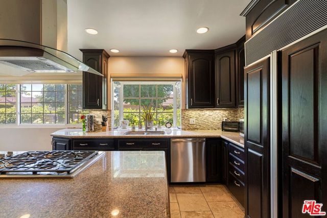 16155 Otsego Street, Encino, CA 91436