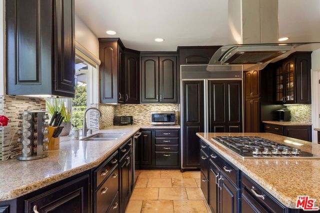 16155 Otsego Street, Encino, CA 91436