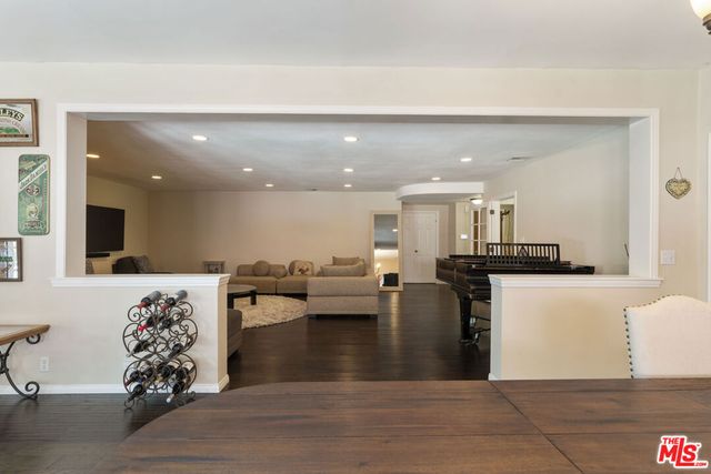 16155 Otsego Street, Encino, CA 91436