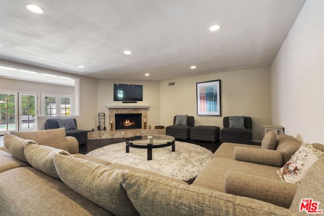16155 Otsego Street, Encino, CA 91436