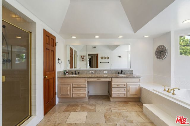 16155 Otsego Street, Encino, CA 91436
