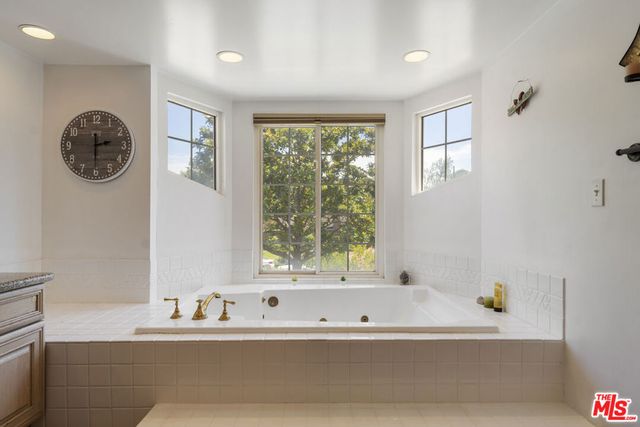 16155 Otsego Street, Encino, CA 91436