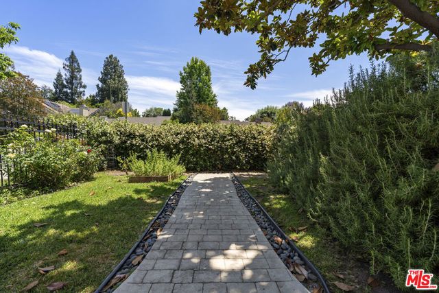 16155 Otsego Street, Encino, CA 91436