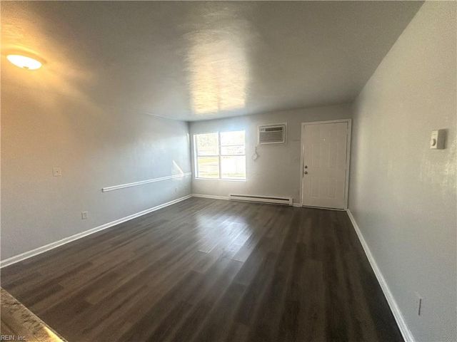 601 Rockingham St Apt 4, Norfolk, VA 23523