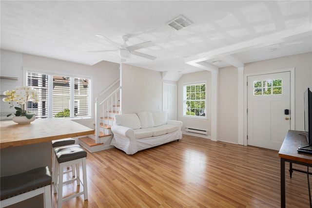 56 Fort Avenue, Cranston, RI 02905