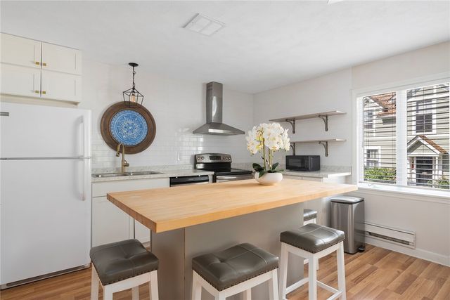 56 Fort Avenue, Cranston, RI 02905