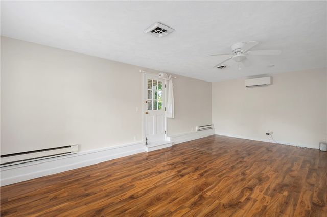 56 Fort Avenue, Cranston, RI 02905