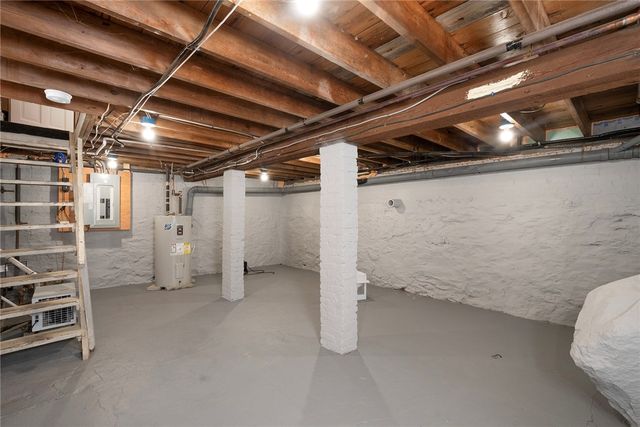 56 Fort Avenue, Cranston, RI 02905