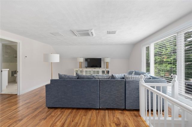 56 Fort Avenue, Cranston, RI 02905