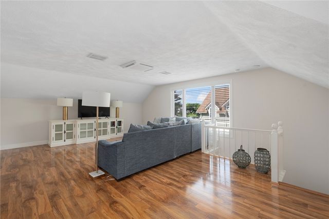 56 Fort Avenue, Cranston, RI 02905