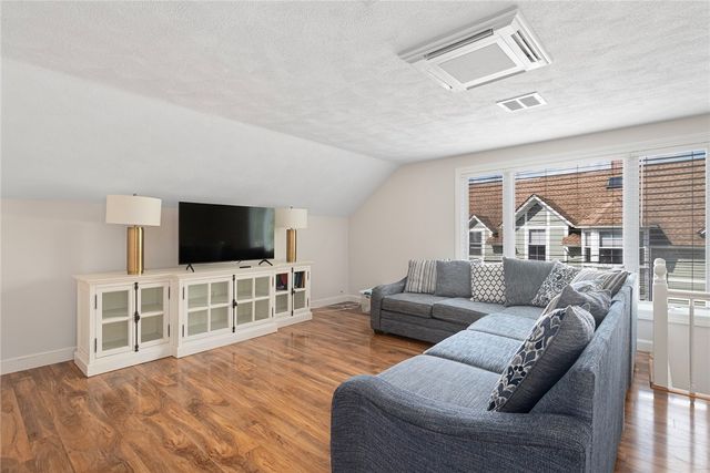 56 Fort Avenue, Cranston, RI 02905