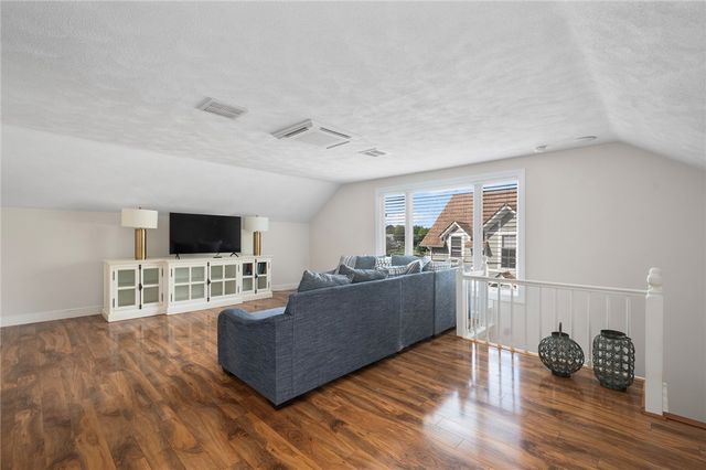 56 Fort Avenue, Cranston, RI 02905