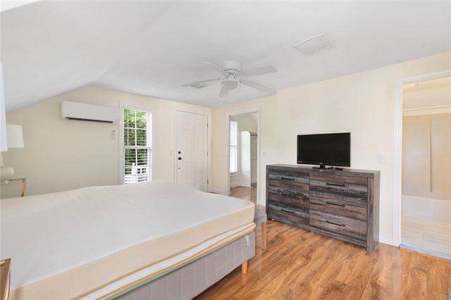 56 Fort Avenue, Cranston, RI 02905