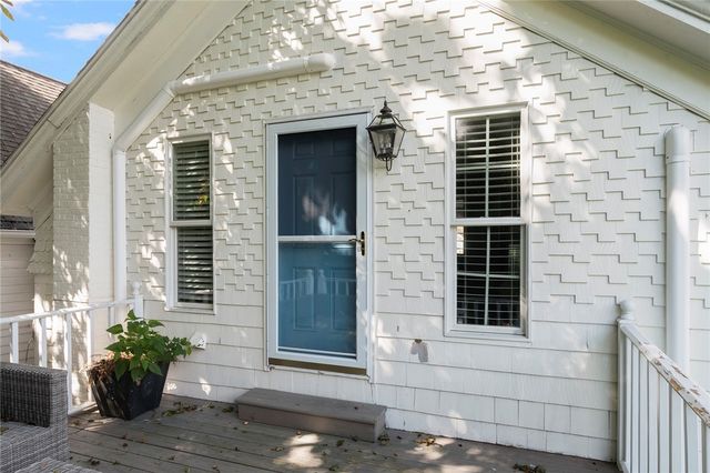 56 Fort Avenue, Cranston, RI 02905