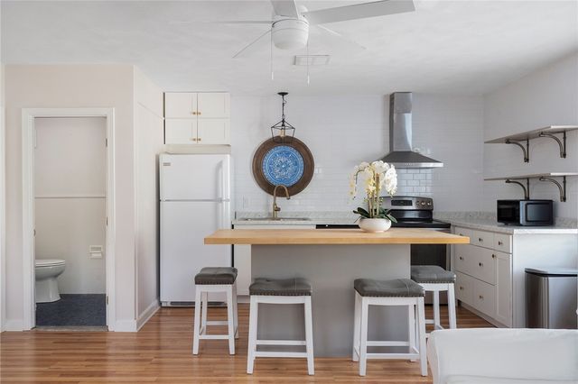 56 Fort Avenue, Cranston, RI 02905