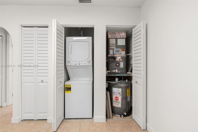 5761 Riverside Dr 304B4, Coral Springs, FL 33067