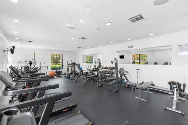 5761 Riverside Dr 304B4, Coral Springs, FL 33067