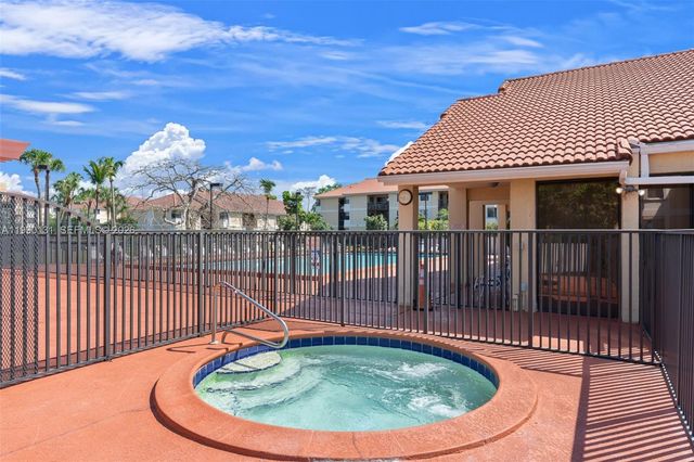 5761 Riverside Dr 304B4, Coral Springs, FL 33067