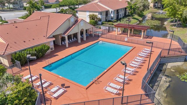 5761 Riverside Dr 304B4, Coral Springs, FL 33067