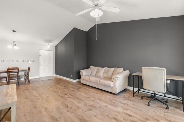 5761 Riverside Dr 304B4, Coral Springs, FL 33067