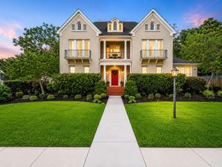 403 E Bowie ST, Luling, TX 78648