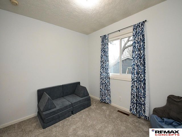 230 Sycamore Circle, Gretna, NE 68028