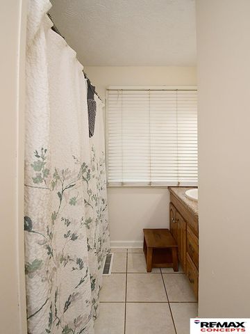 230 Sycamore Circle, Gretna, NE 68028