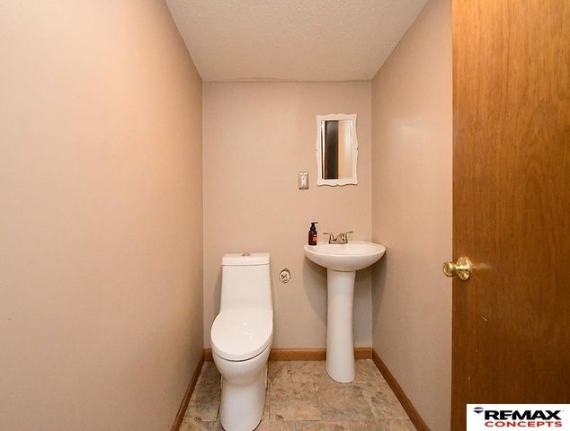 230 Sycamore Circle, Gretna, NE 68028