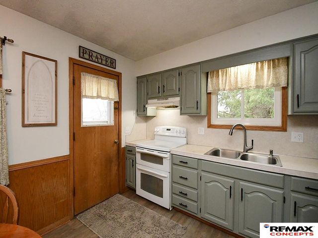 230 Sycamore Circle, Gretna, NE 68028