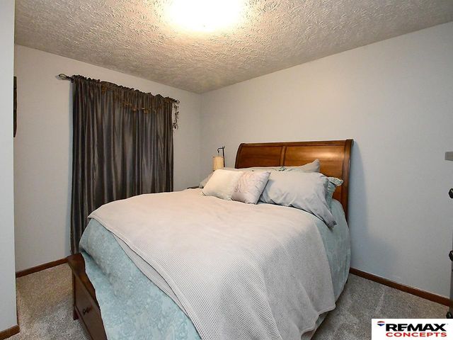 230 Sycamore Circle, Gretna, NE 68028