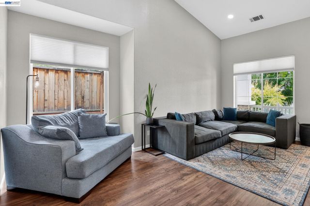 1435 Ruebens Mdw, Brentwood, CA 94513