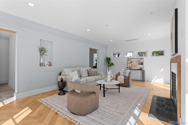 250 Ash Street, Denver, CO 80220