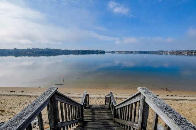 50 Maynard Ln 50D, Bourne, MA 02532