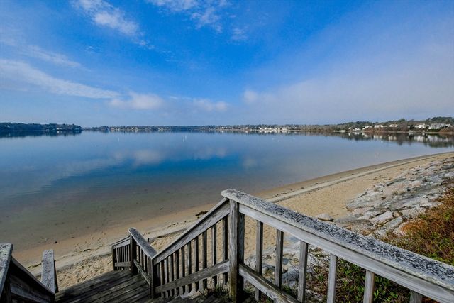 50 Maynard Ln 50D, Bourne, MA 02532