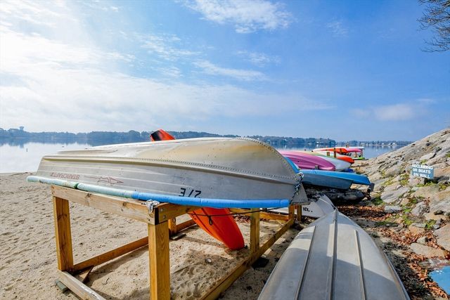 50 Maynard Ln 50D, Bourne, MA 02532