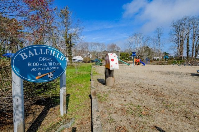 50 Maynard Ln 50D, Bourne, MA 02532