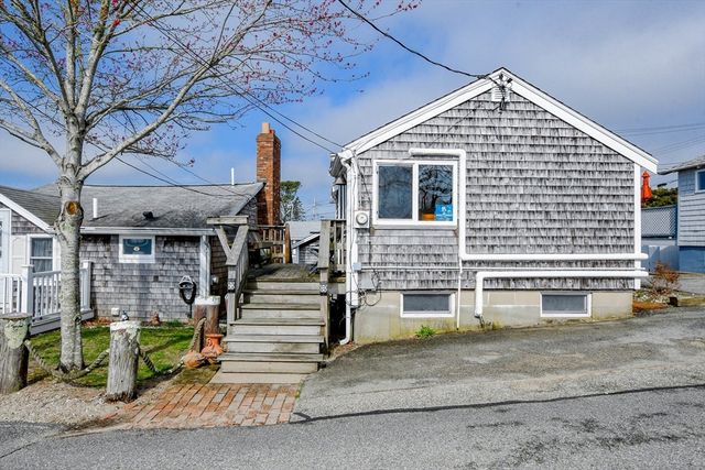 50 Maynard Ln 50D, Bourne, MA 02532