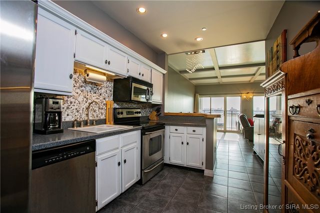 1 Riverpointe Plaza 820, Jeffersonville, IN 47130