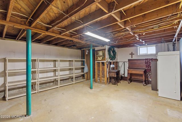 745 Oak Glen Road, Howell, NJ 07731