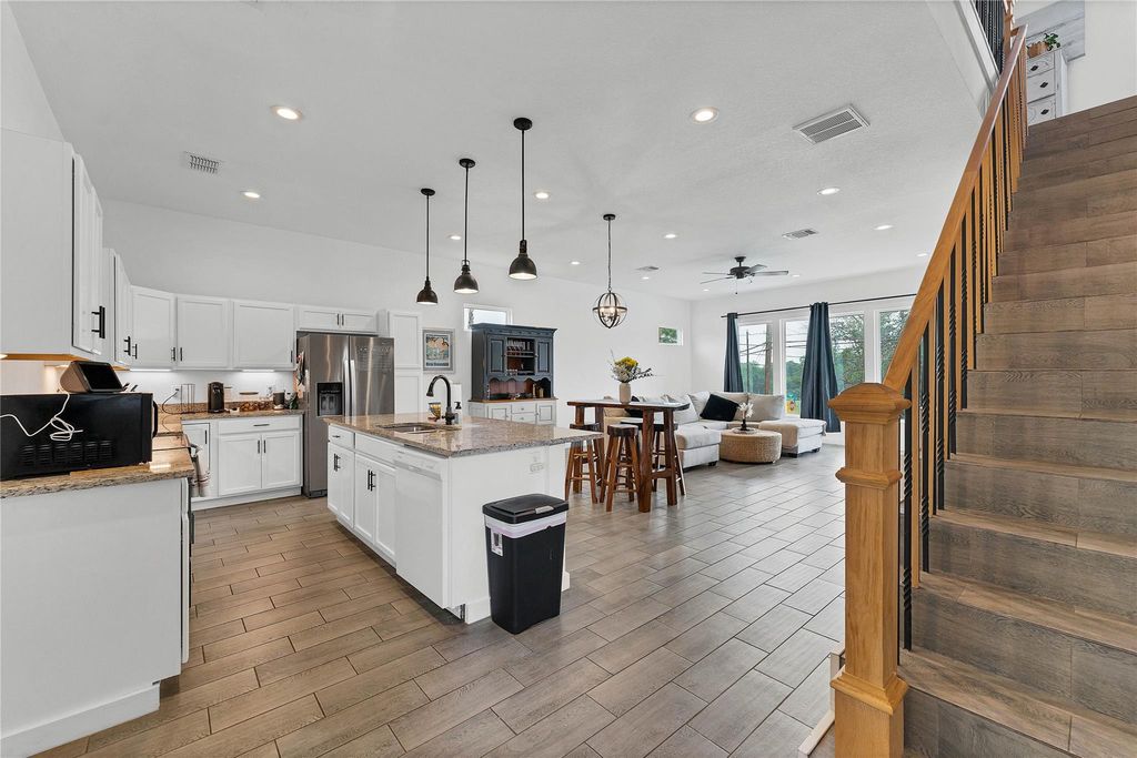 893 E Mather ST, New Braunfels, TX 78130