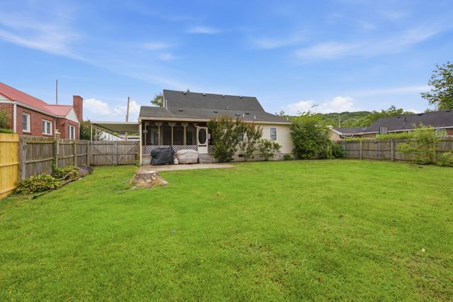 518 Jefferson Ave, E, Carthage, TN 37030