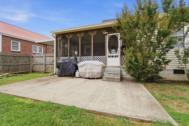 518 Jefferson Ave, E, Carthage, TN 37030