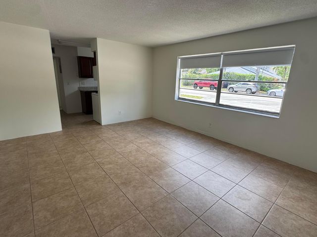 1555 TYLER Street 01, Hollywood, FL 33020