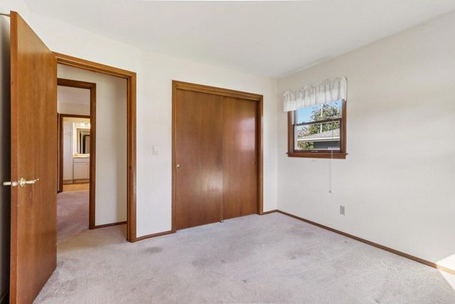 614 Madison DRIVE, Delavan, WI 53115