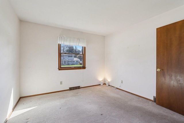 614 Madison DRIVE, Delavan, WI 53115