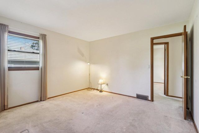 614 Madison DRIVE, Delavan, WI 53115