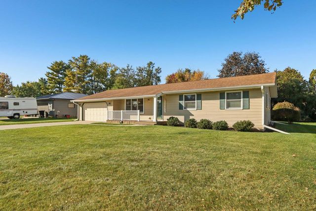 614 Madison DRIVE, Delavan, WI 53115