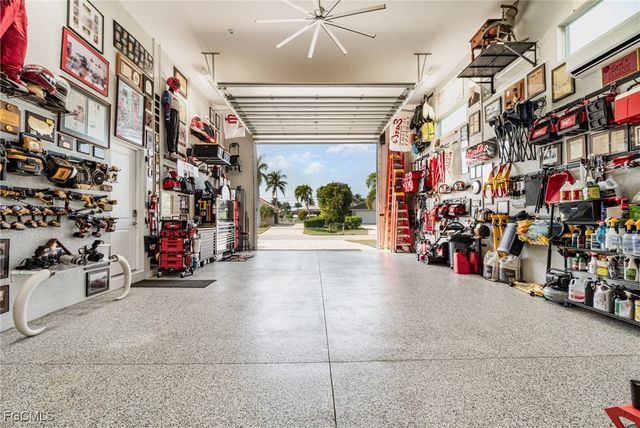 5407 SW 16th PL, Cape Coral, FL 33914