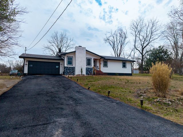 1705 Lakeview Drive, Ava, MO 65608